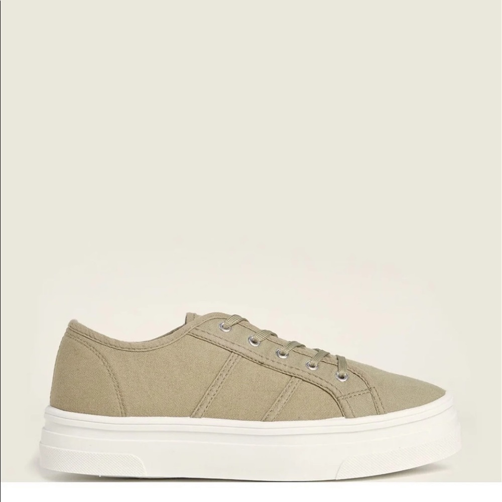 Wanted Olive Platform Sneakers sz. 8